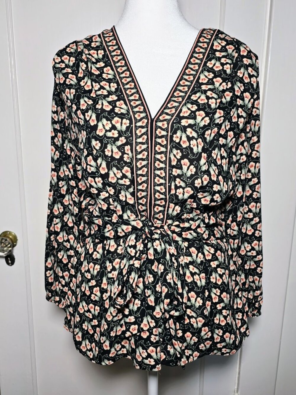 Girlie flouncy boho long sleeved Max Studio top size M
